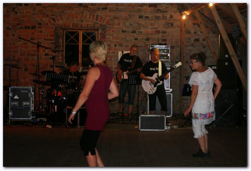 802x537 pixels (55K)